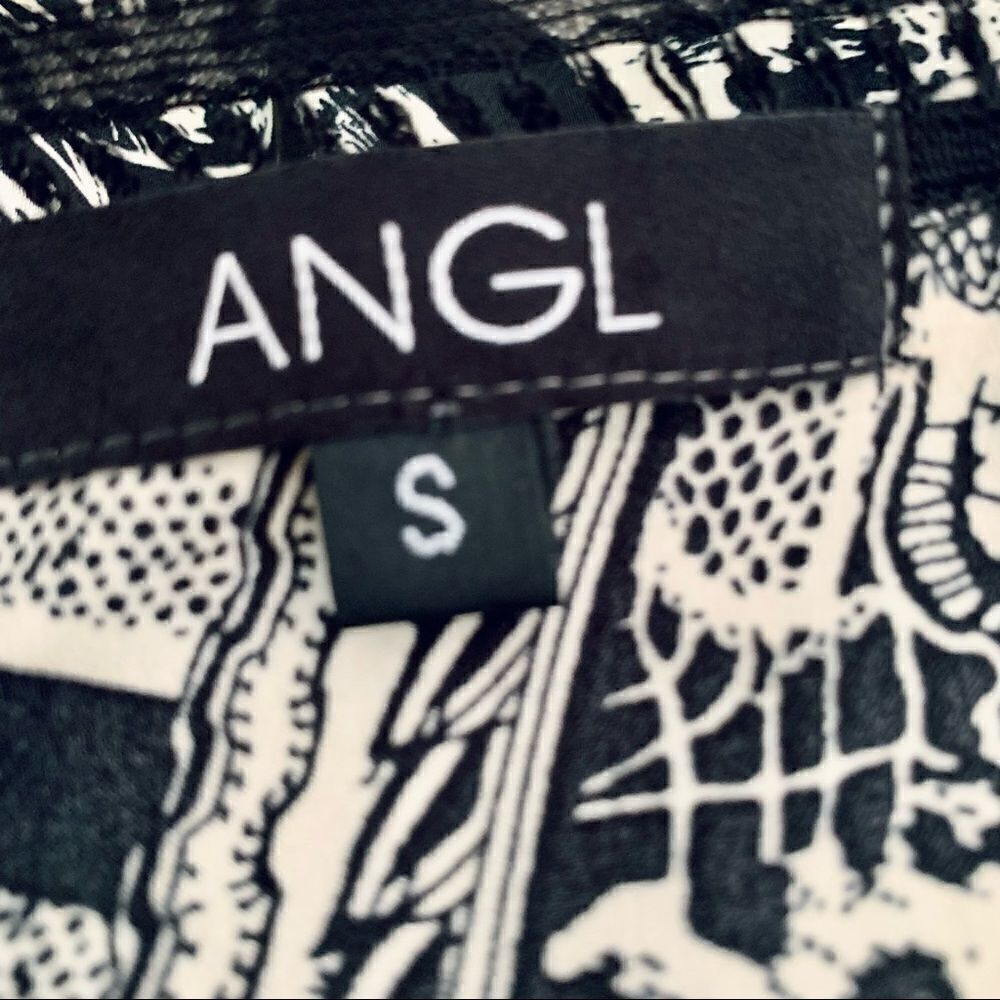 ANGL Black & Cream Abstract Pribt Surplice Short Romper Size Small - Picture 14 of 15